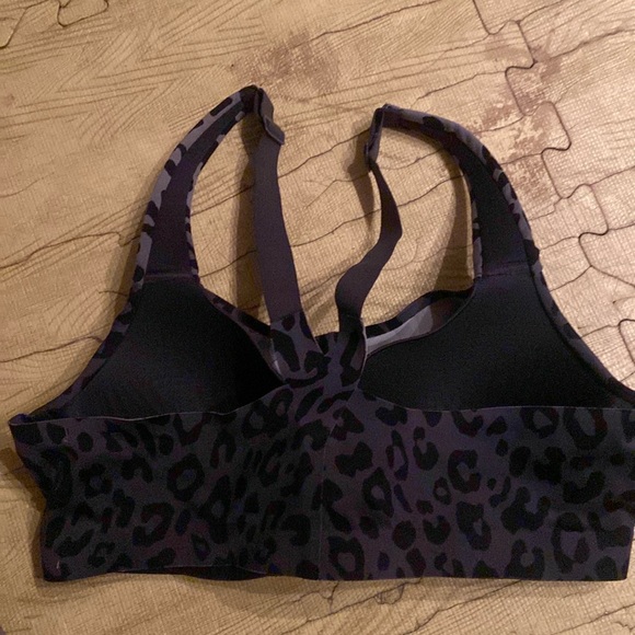 Victoria’s Secret Sport bra Black Grey Leopard print.36C - Picture 2 of 3
